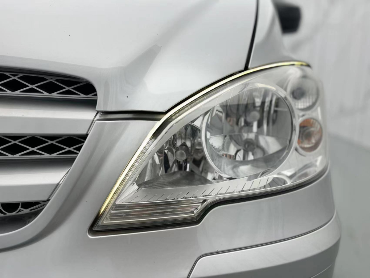 Mercedes BenzMercedes Benz Weiting 2015 2.5L luxury business RV图片