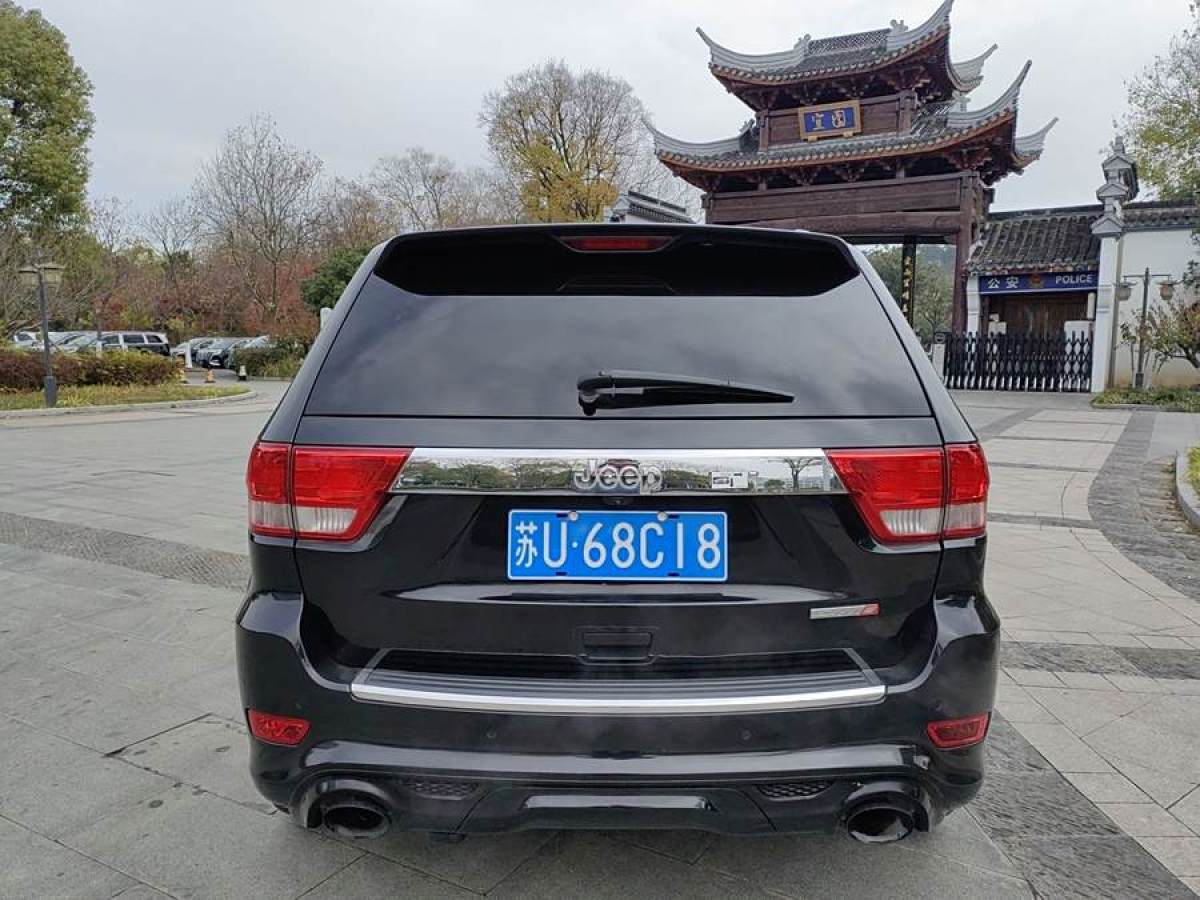 Jeep 大切諾基 SRT  2013款 6.4L SRT8 炫黑版圖片