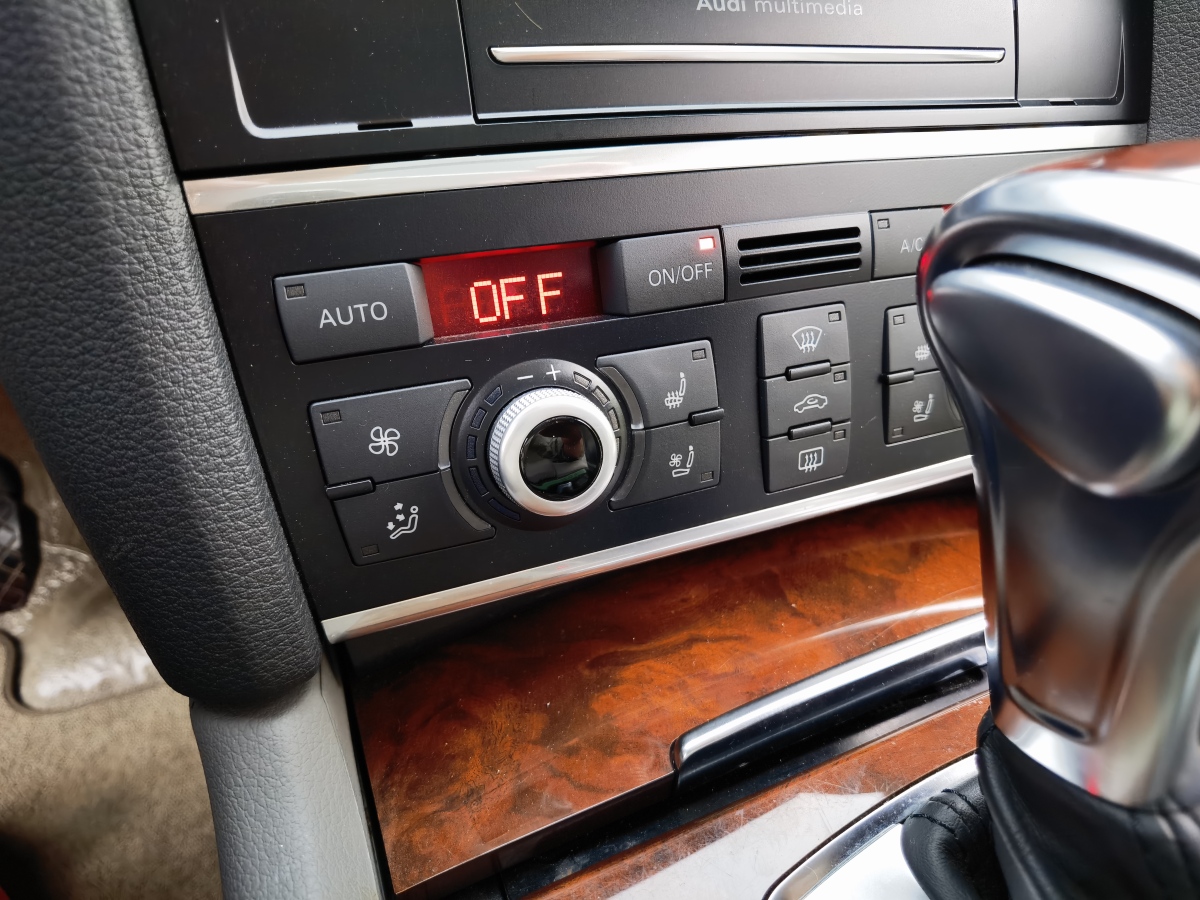 奧迪 奧迪Q7  2014款 35 TFSI 越野型圖片