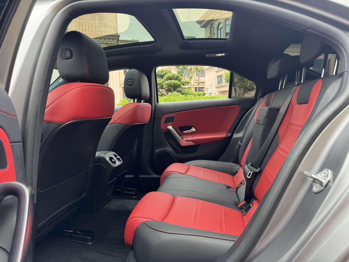 奔馳 奔馳A級(jí)AMG  2020款 AMG A 35 L 4MATIC圖片