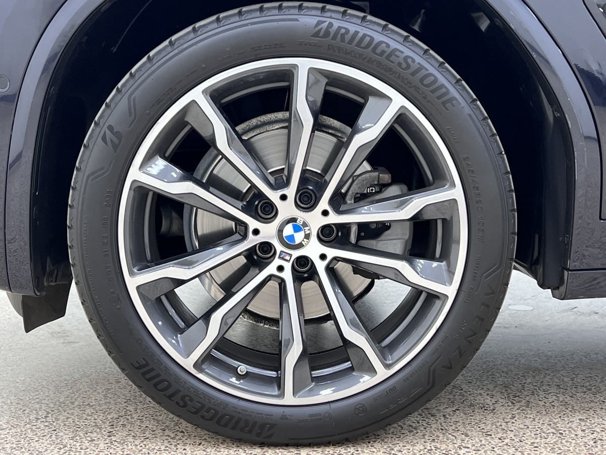 寶馬 寶馬X3  2022款 xDrive30i 領(lǐng)先型 M曜夜套裝圖片