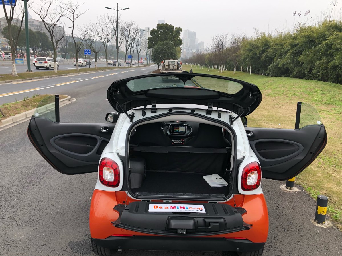 smart fortwo  2017款 1.0L 52千瓦新聲特別版圖片