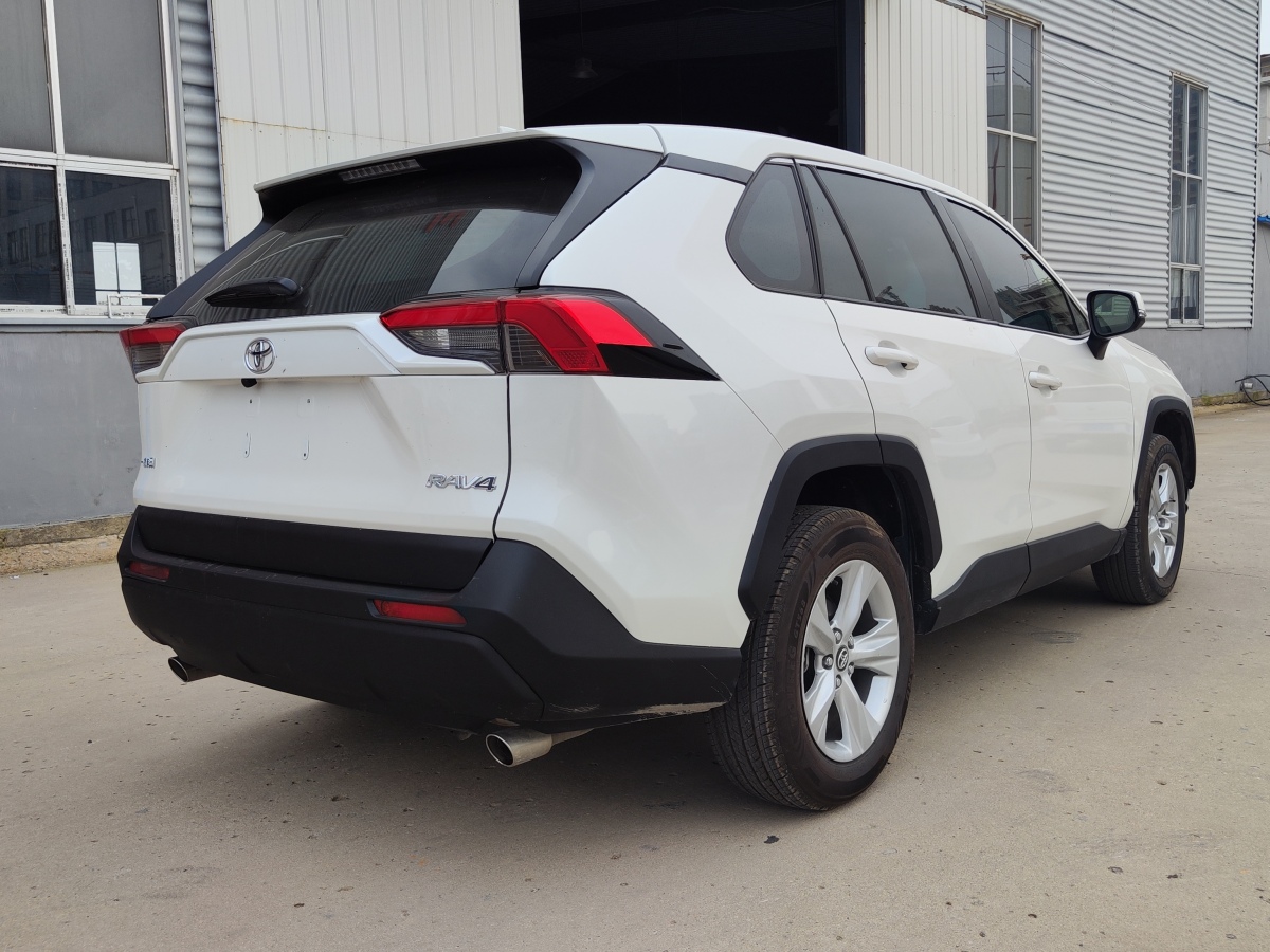 丰田RAV4荣放2.0图片