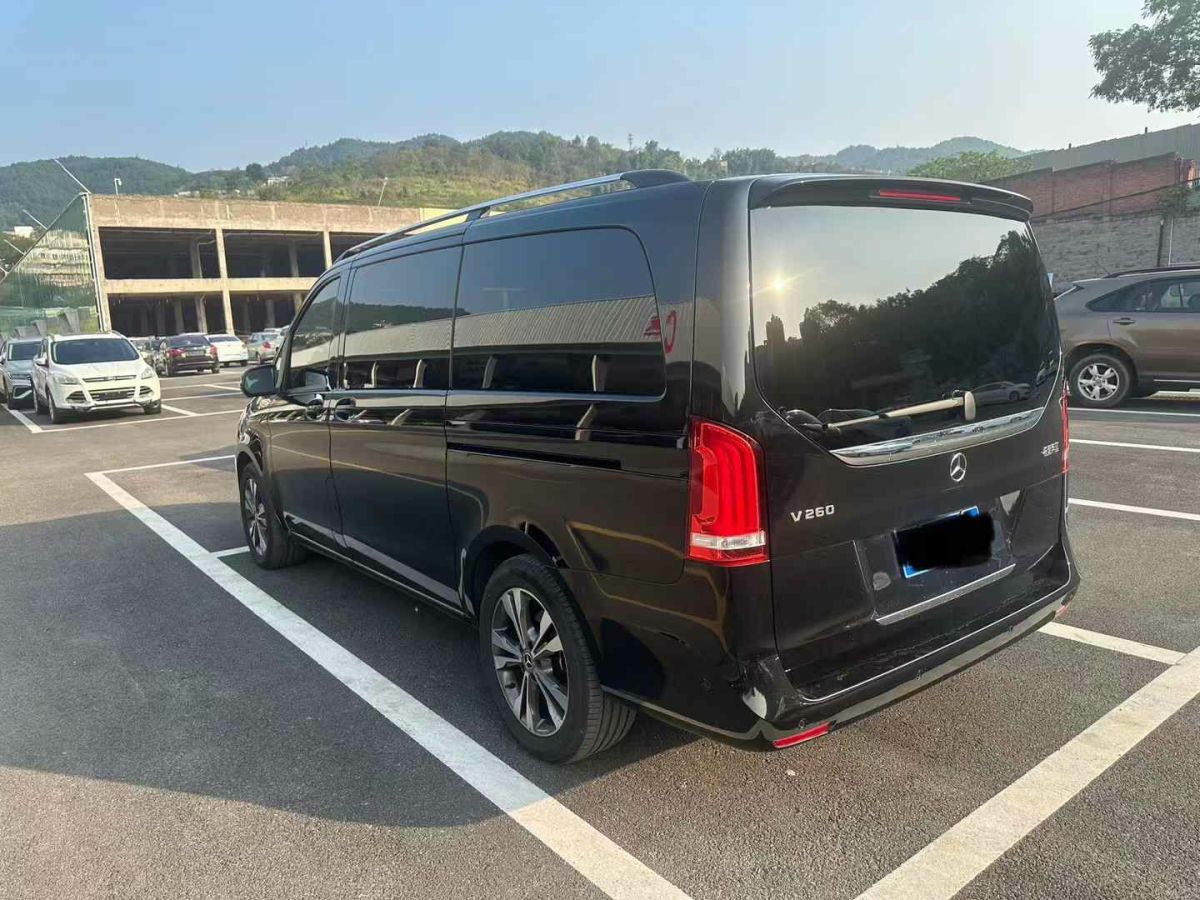 奔馳 奔馳A級  2019款  A 220 L 4MATIC 運(yùn)動轎車圖片