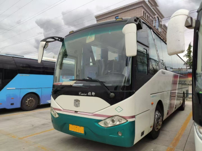  兩臺(tái)國五LNG中通6118營運(yùn)車 圖片