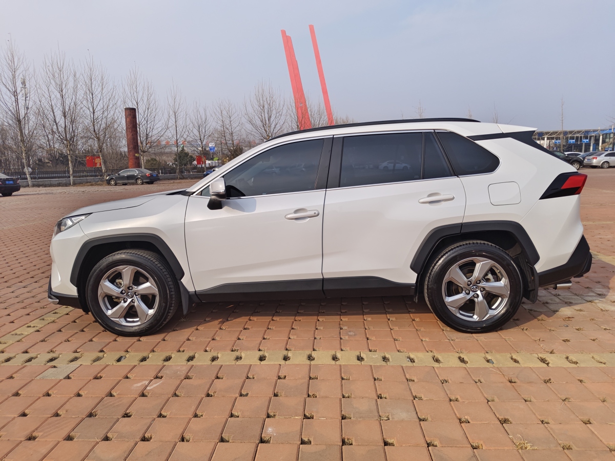 豐田 RAV4  2018款 榮放 2.0L CVT兩驅(qū)風(fēng)尚版圖片