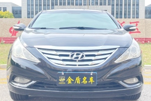 索納塔 現(xiàn)代 2.0L 自動(dòng)至尊版