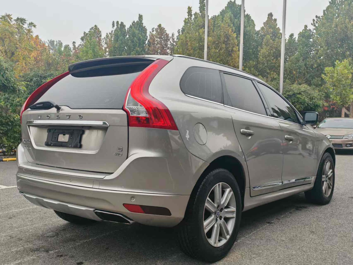 2016年7月沃爾沃 XC60  2016款 T5 AWD 智遠(yuǎn)版