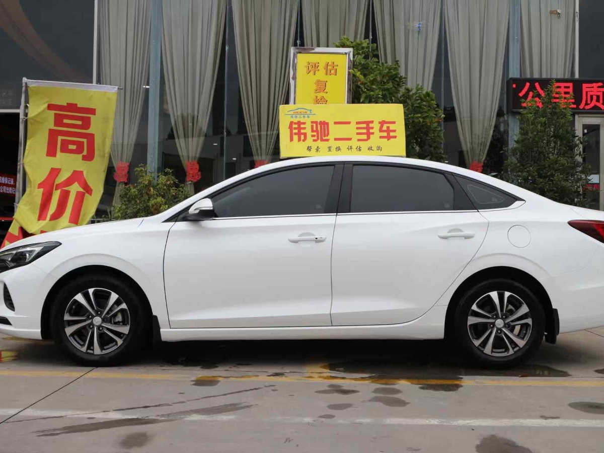 2021年9月长安 逸动  2021款 PLUS 1.6L GDI 手动豪华型