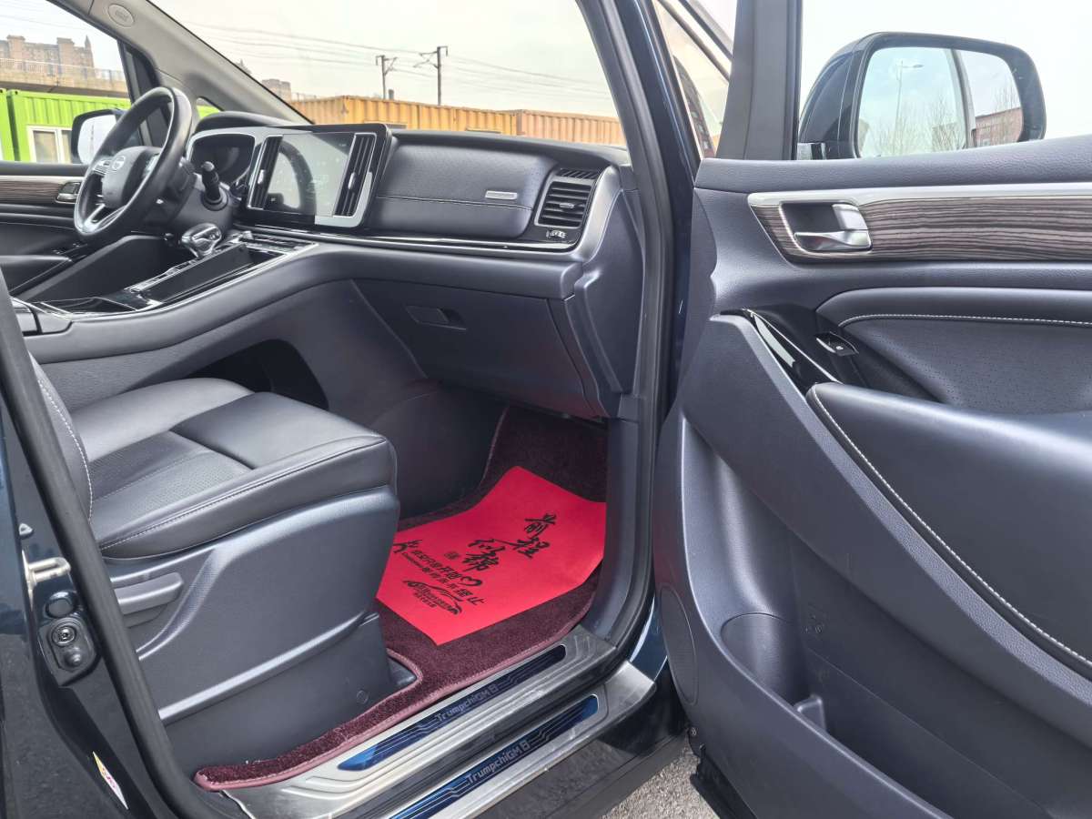 廣汽傳祺 M8  2021款 領(lǐng)秀系列 390T 尊享版圖片