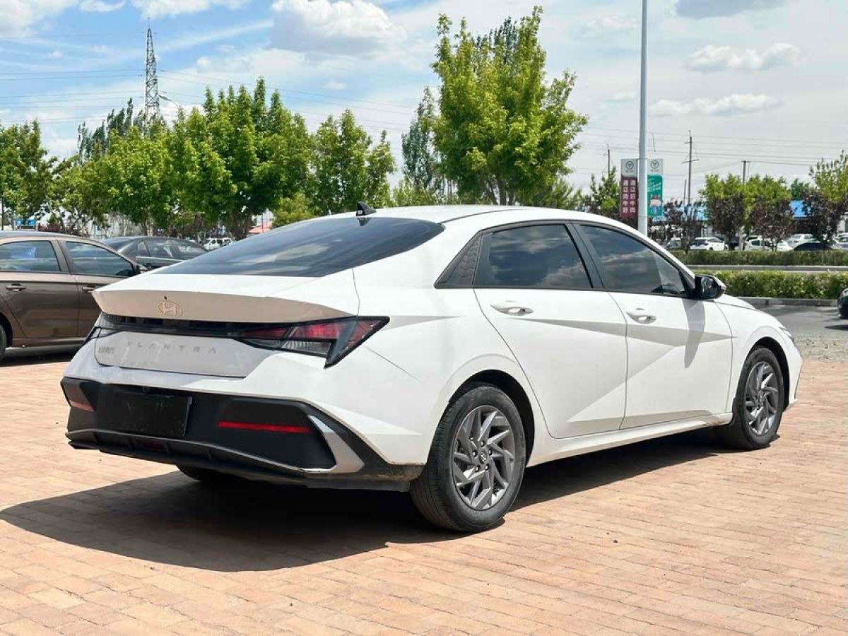 現(xiàn)代 伊蘭特  2023款 1.5L CVT GLX精英版圖片
