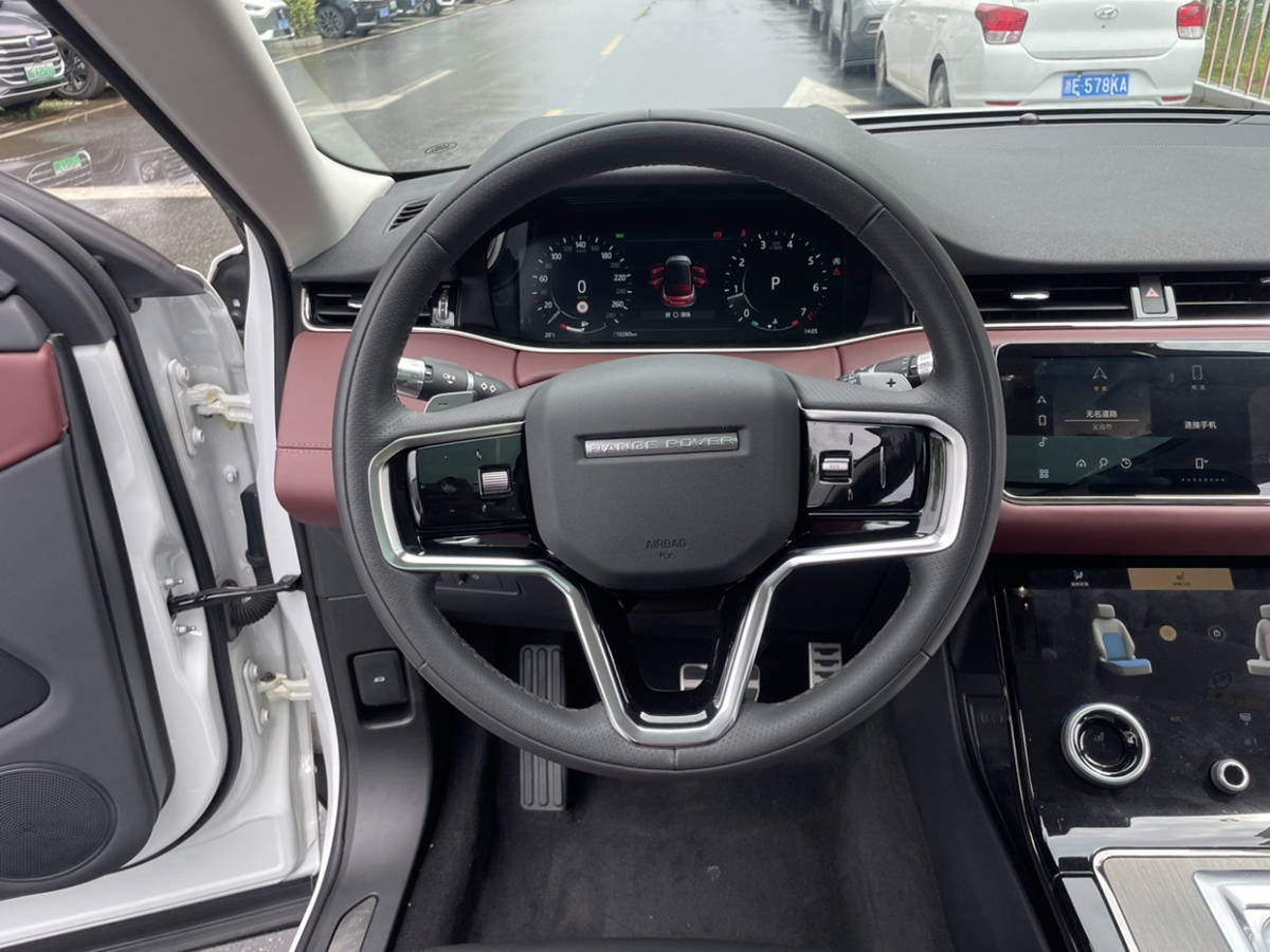路虎 攬勝極光  2022款 極光L 249PS R-Dynamic HSE 奢享版圖片