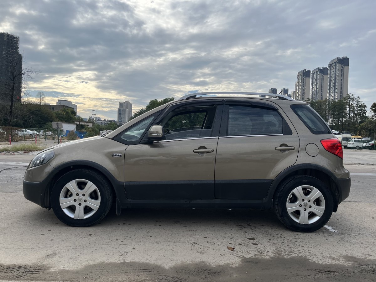 2014年12月鈴木 天語  2012款 SX4 1.6L 兩廂銳騎型