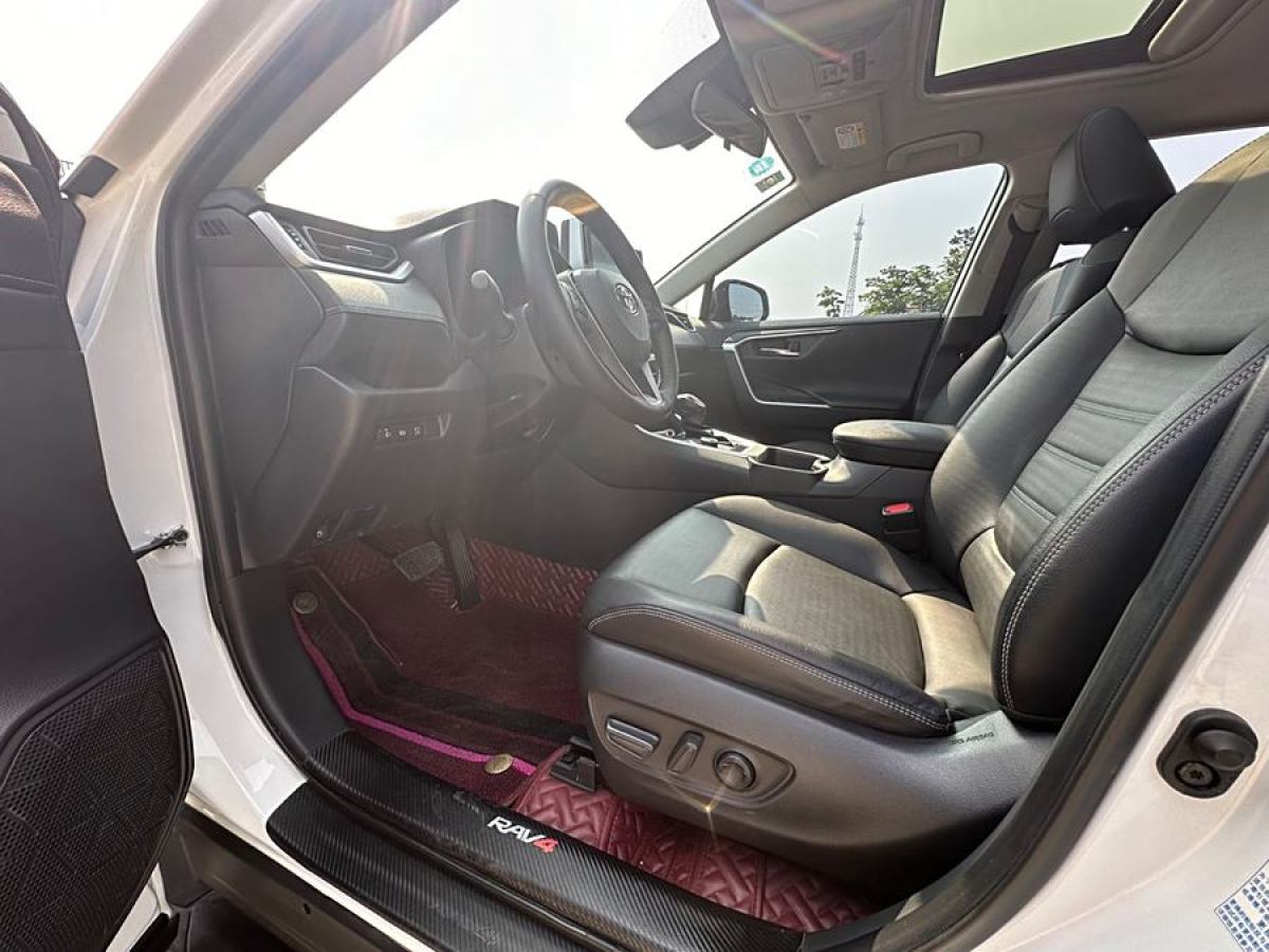 豐田 RAV4榮放  2023款 雙擎 2.5L E-CVT四驅(qū)精英Plus版圖片