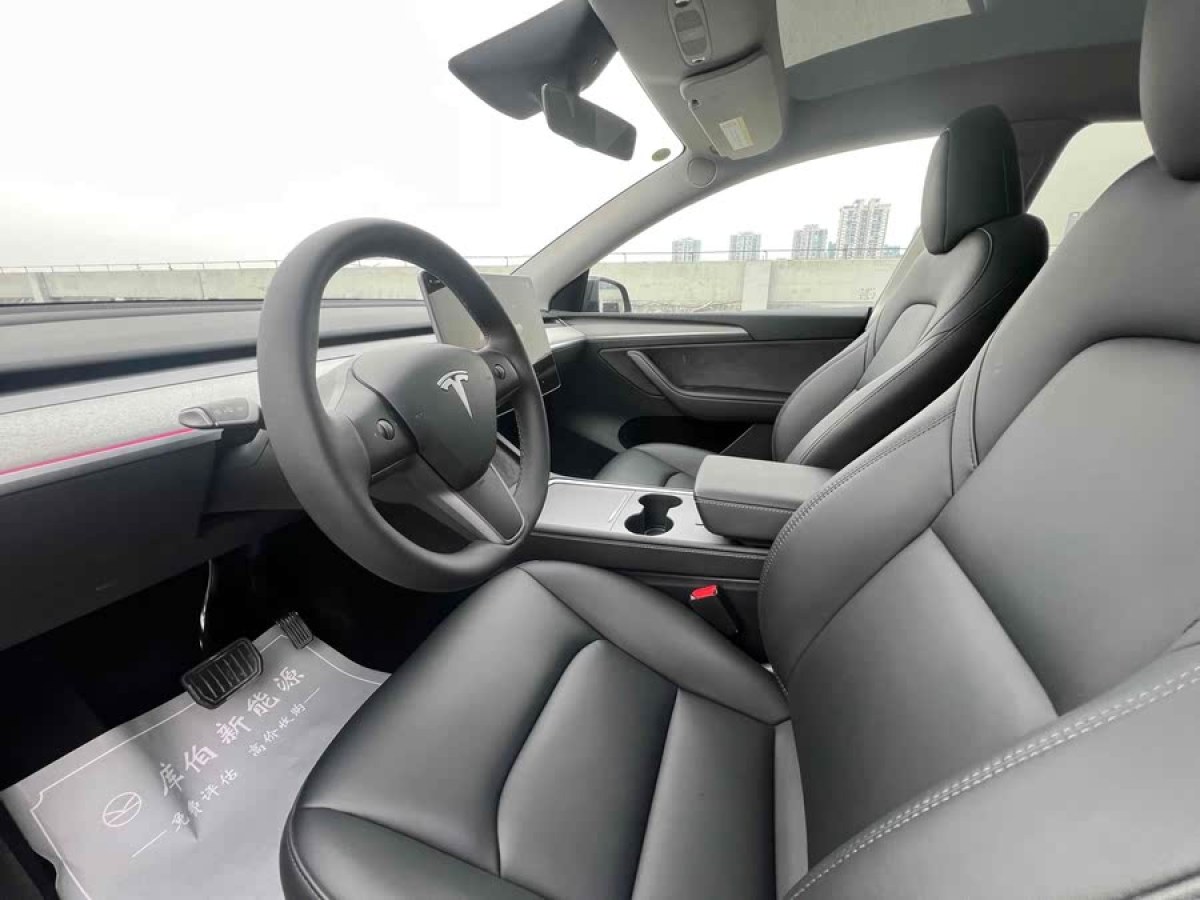 特斯拉 Model Y  2024款 長續(xù)航全輪驅(qū)動(dòng)版圖片