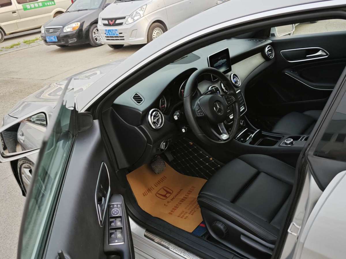 2017年2月奔驰 奔驰CLA级  2017款 CLA 200 动感型