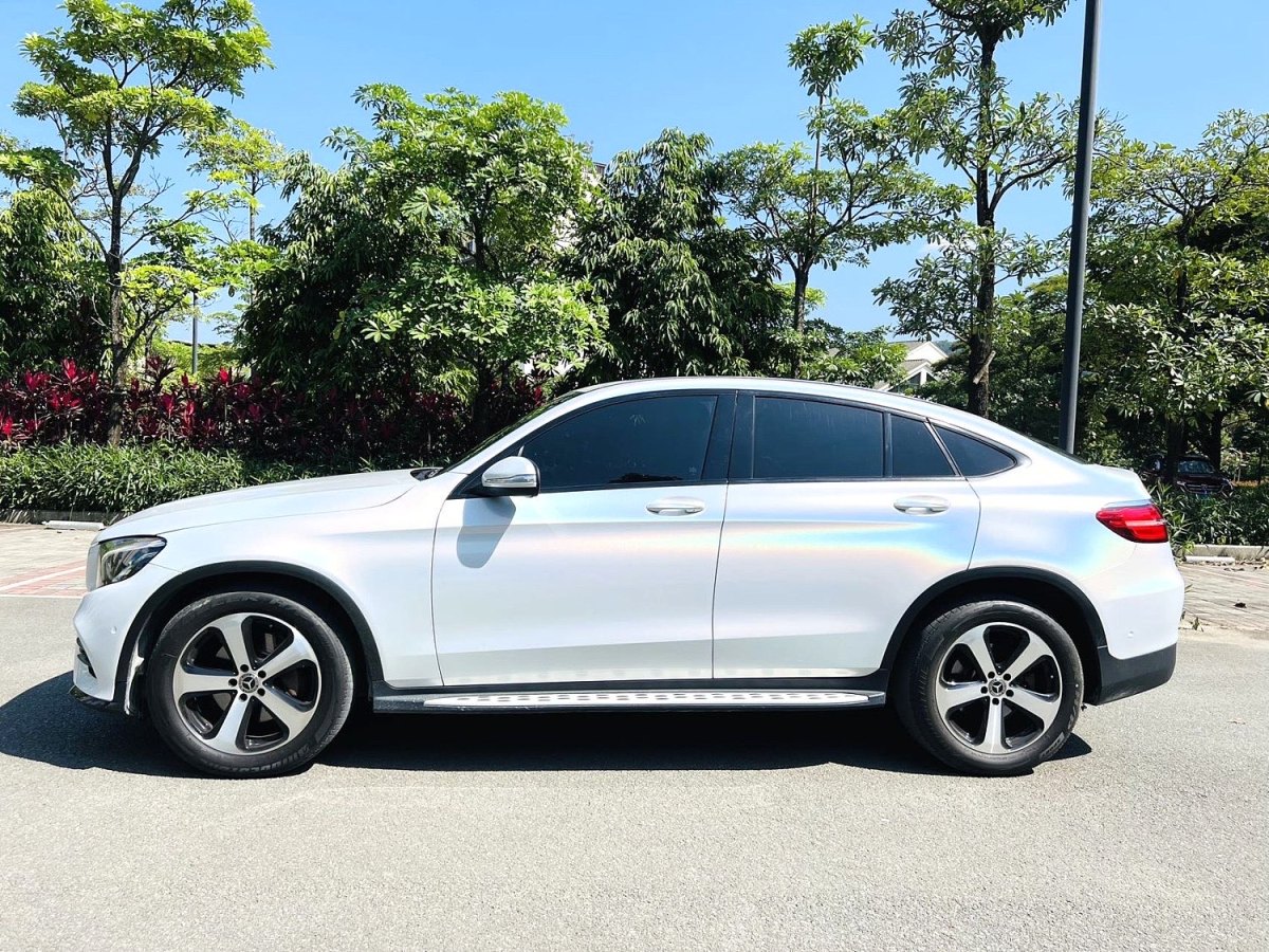 奔馳 奔馳GLC  2023款 GLC 300 4MATIC 轎跑SUV圖片