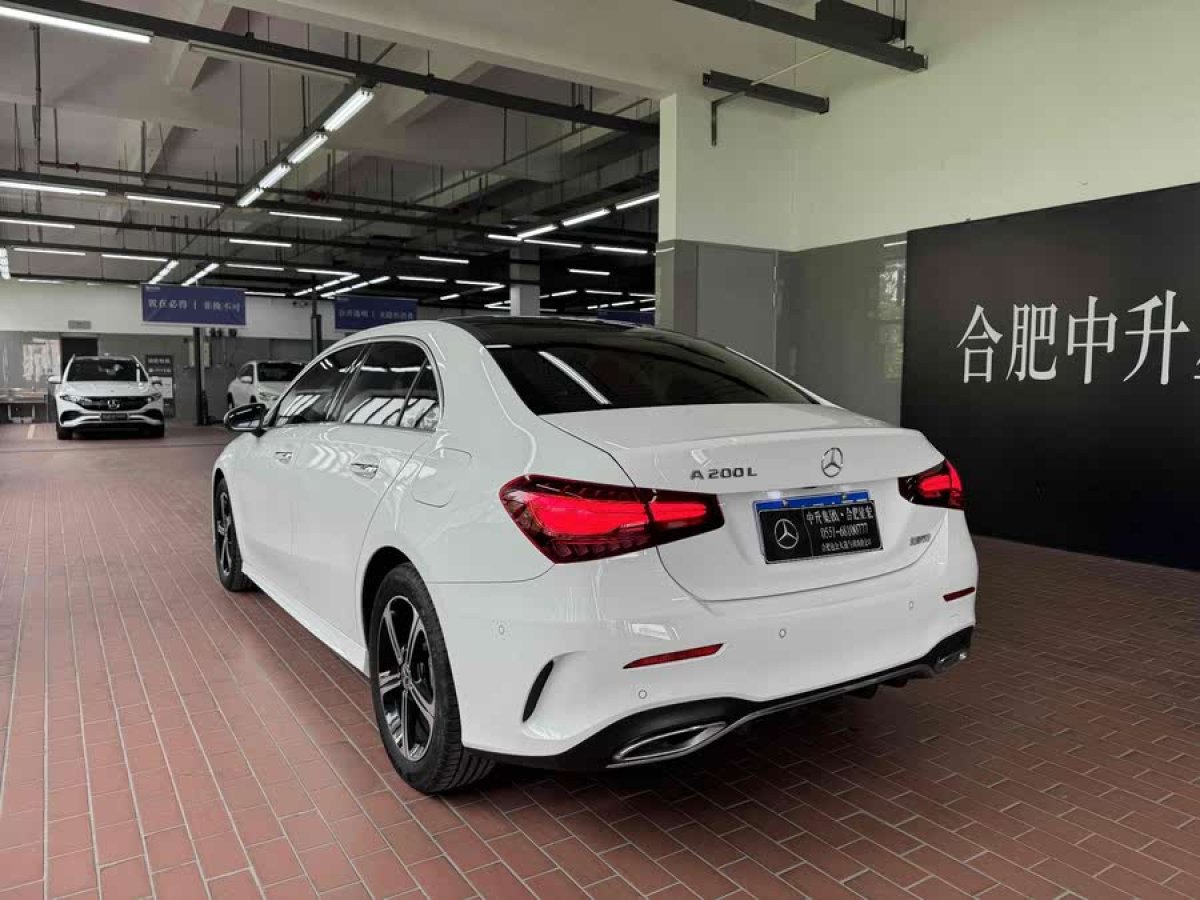 奔馳 奔馳A級(jí)  2024款 改款 A 200 L 時(shí)尚型圖片