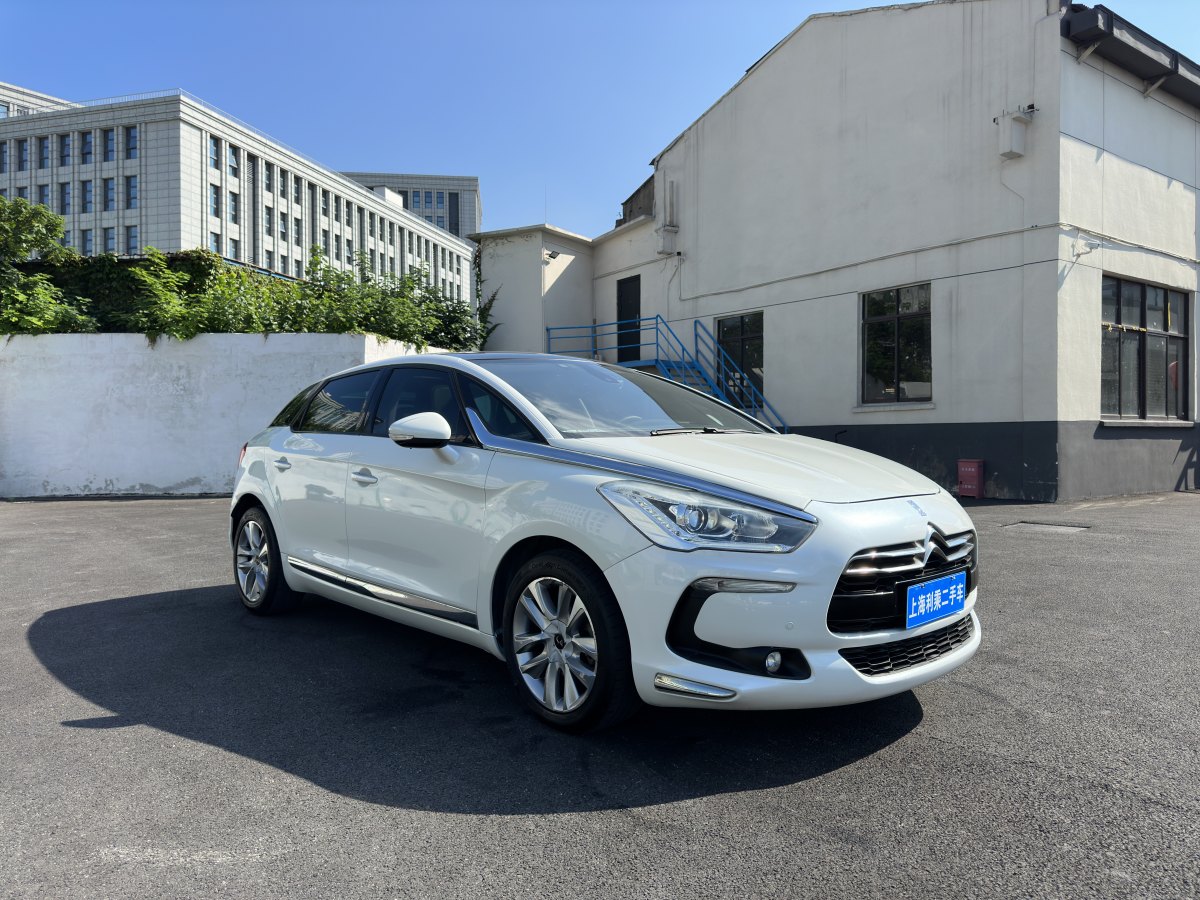 2015年11月DS DS 5  2015款 1.6T 豪華版THP160