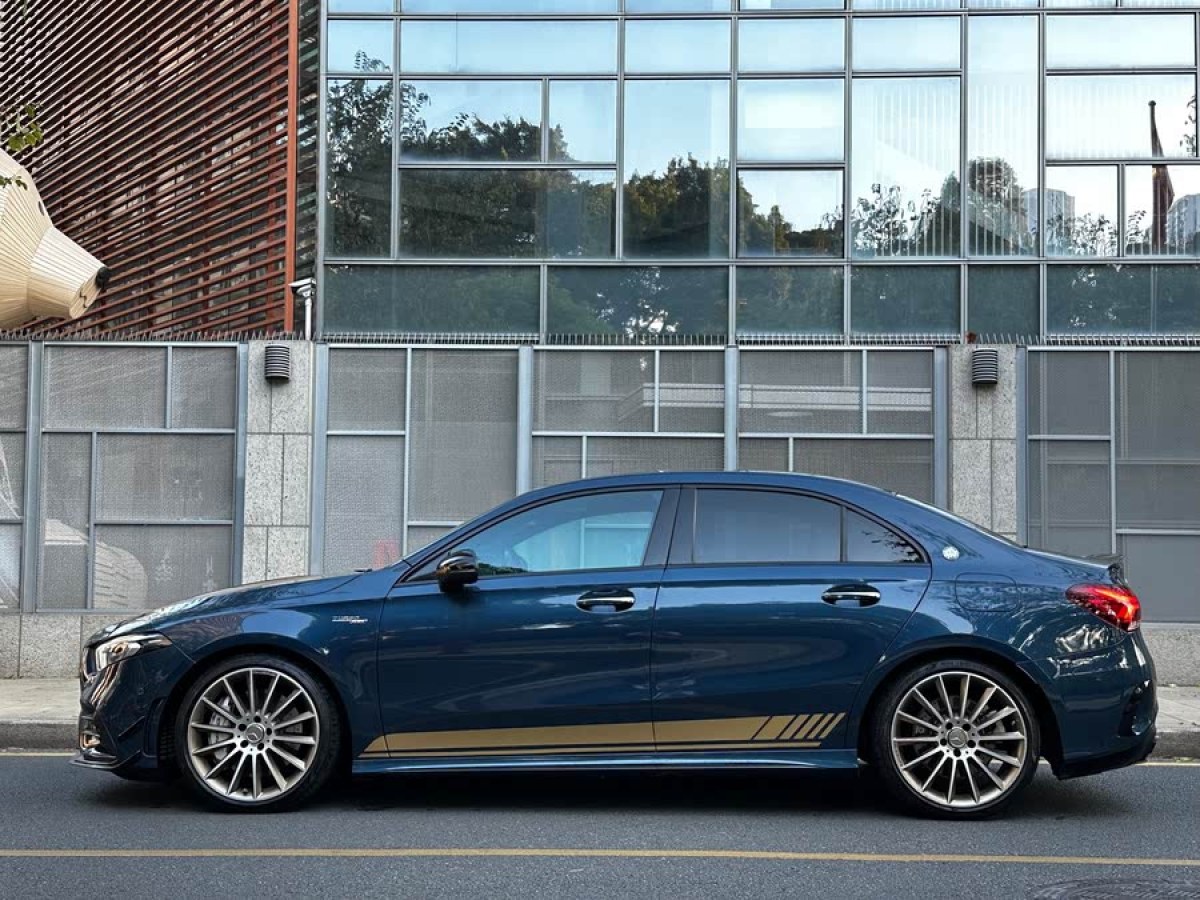 奔馳 奔馳A級(jí)AMG  2024款 改款 AMG A 35 4MATIC圖片