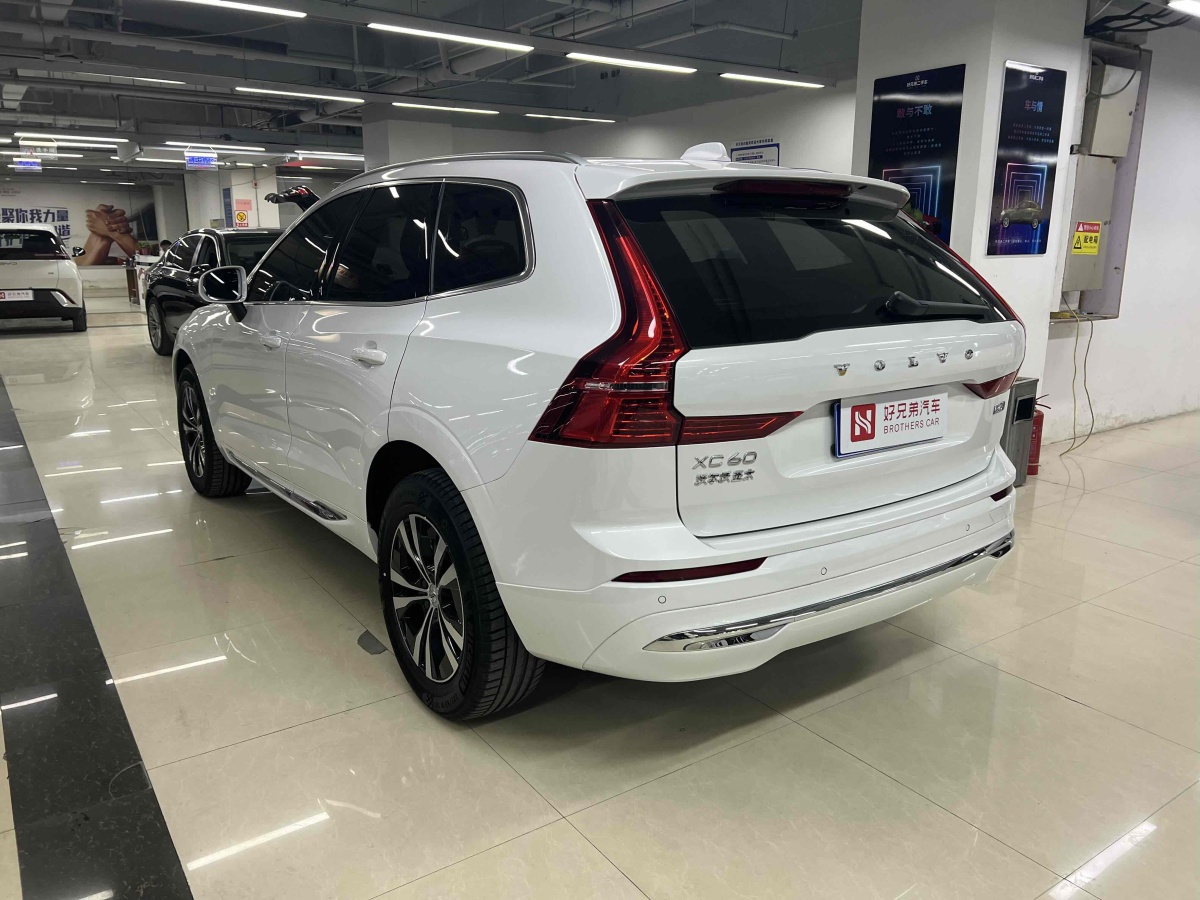 沃爾沃 XC60  2023款 B5 四驅智逸豪華版圖片