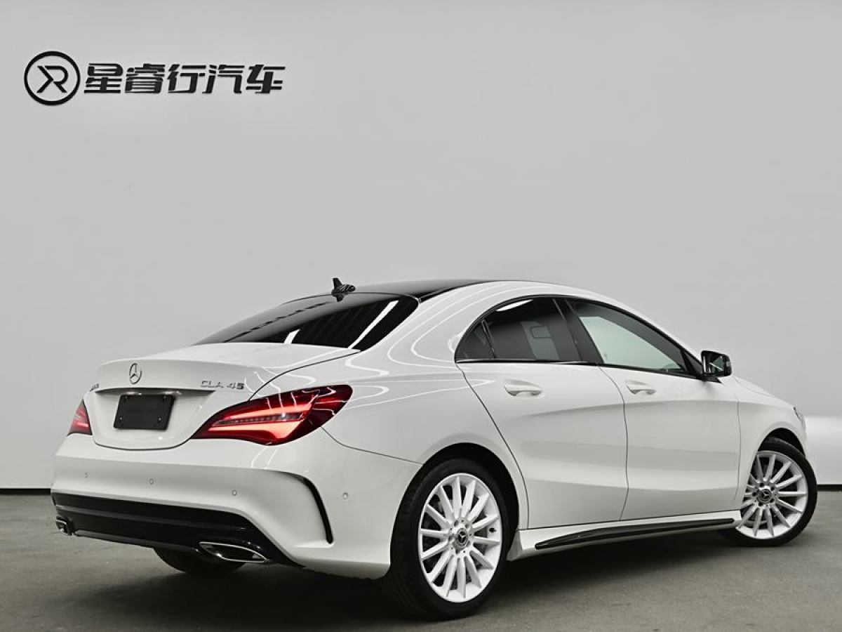 奔馳 奔馳CLA級(jí)  2017款 CLA 220 4MATIC 極地限量版圖片