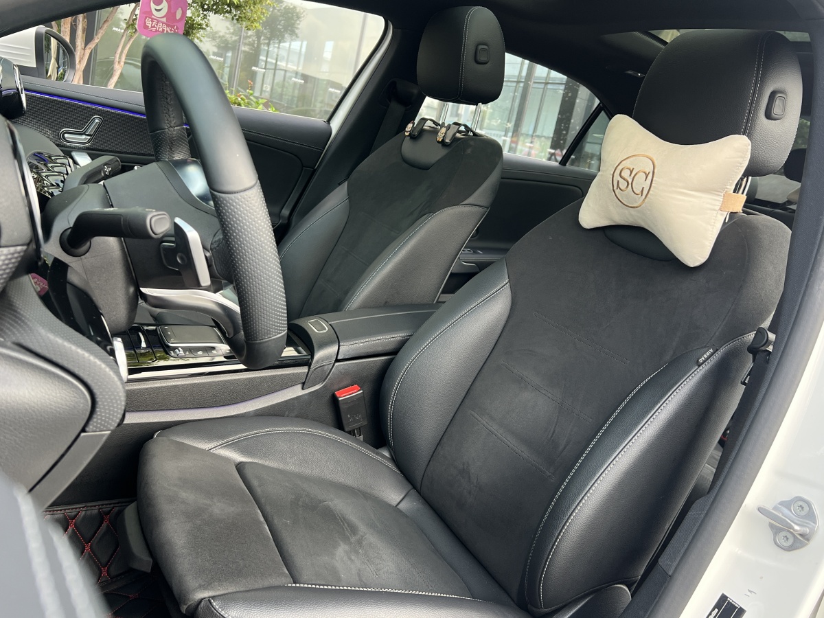 奔馳 奔馳A級(jí)  2021款 A 200 L 運(yùn)動(dòng)轎車(chē)時(shí)尚型圖片