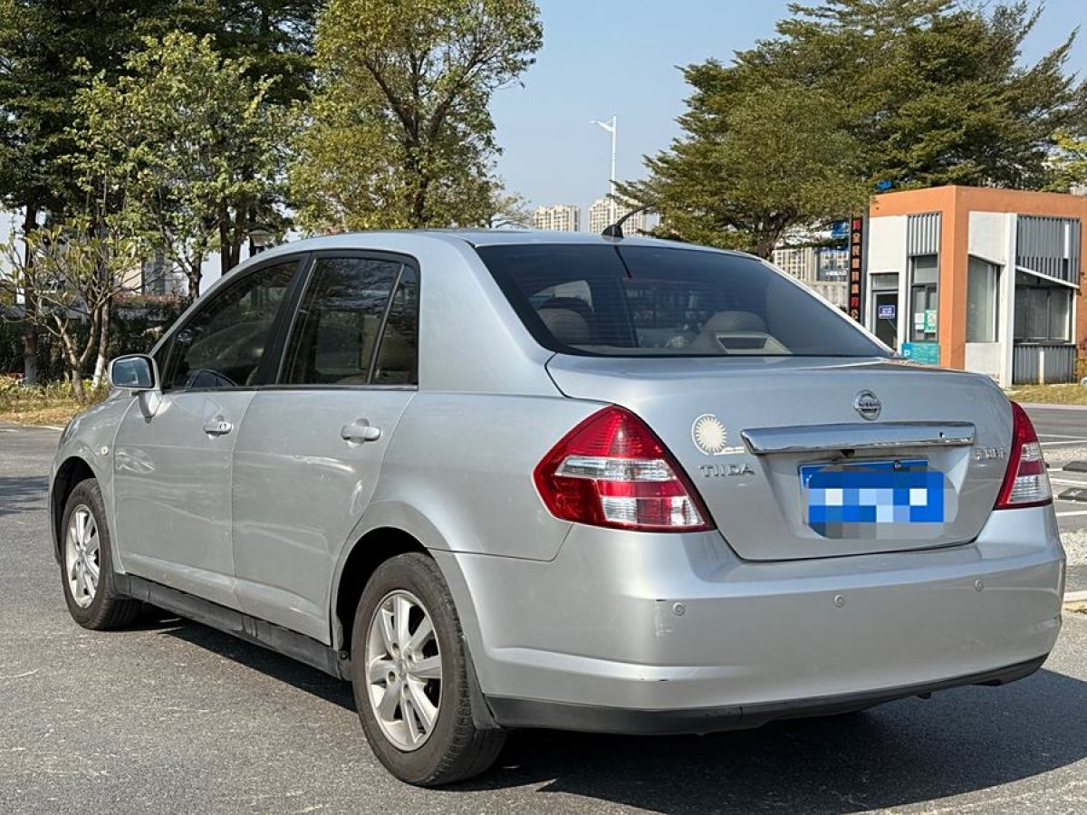 日產(chǎn) 頤達(dá)  2009款 1.6L 自動(dòng)科技版圖片