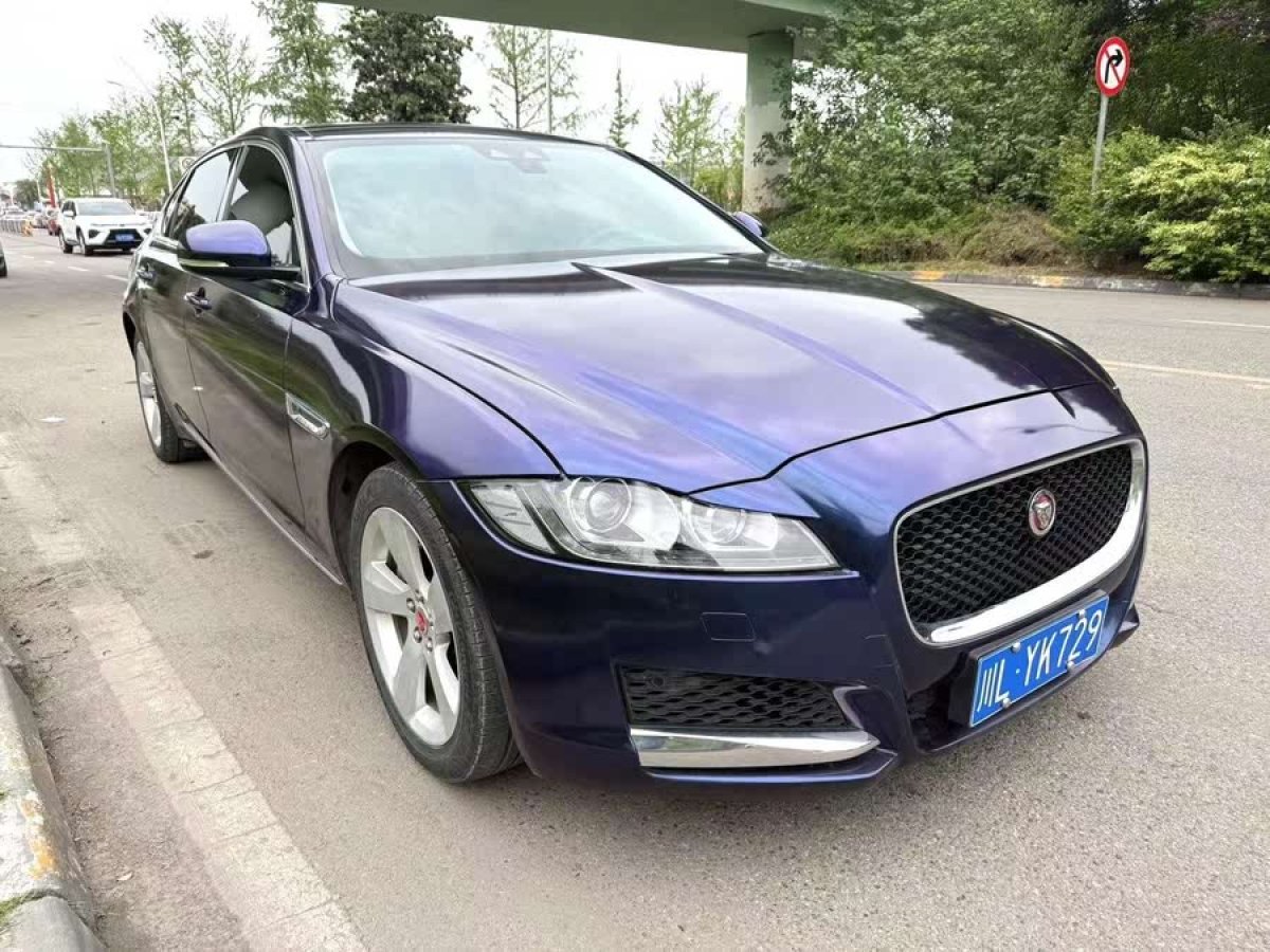 捷豹 XFL  2020款 XFL 2.0T P200 兩驅(qū)精英版圖片
