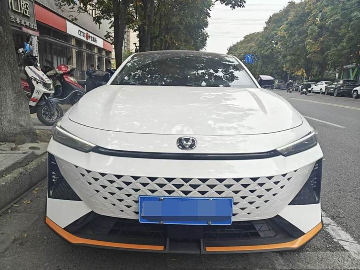 長(zhǎng)安 長(zhǎng)安UNI-V  2024款 1.5T 尊貴運(yùn)動(dòng)型圖片