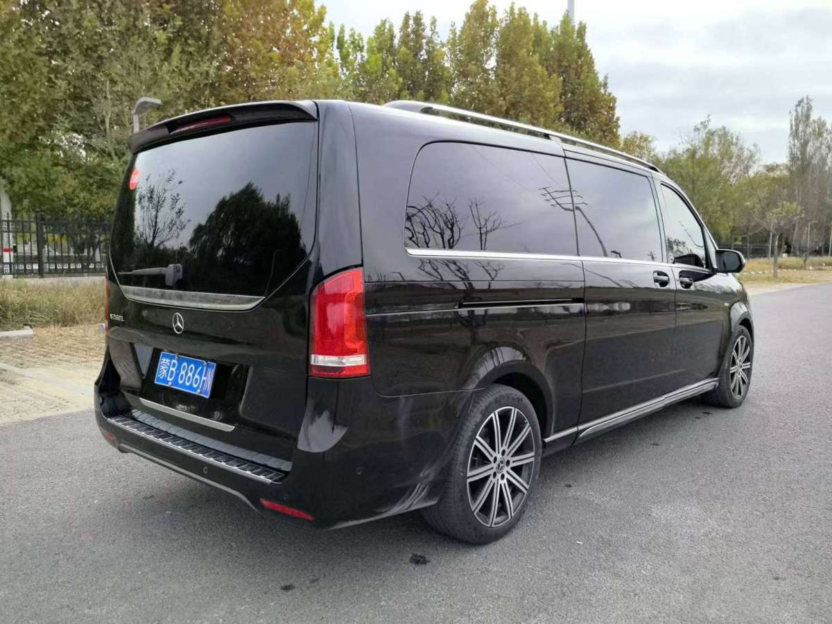 奔馳 V級(jí)  2022款 V 260 L 長(zhǎng)軸距尊貴版圖片