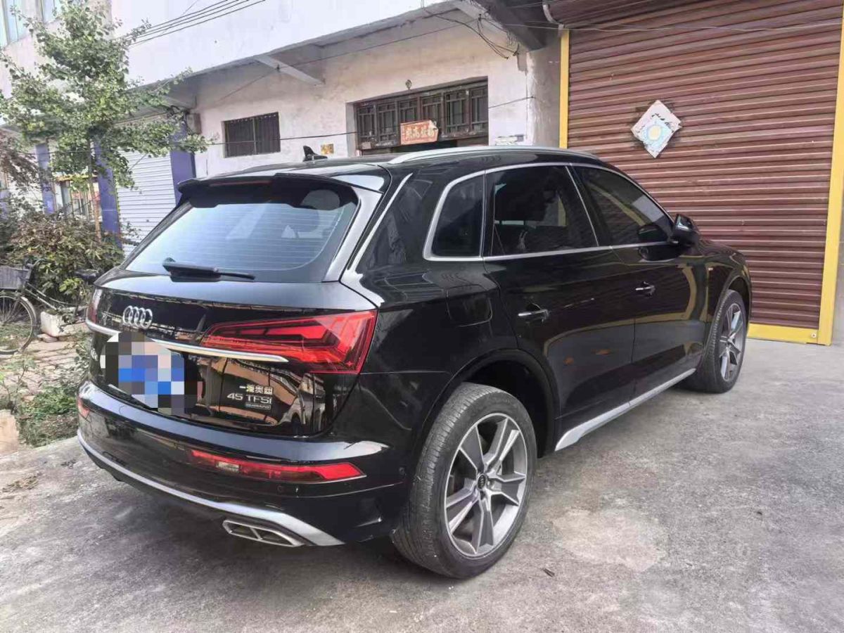 奧迪 奧迪Q5 e-tron  2022款 40 e-tron 星耀型 機甲套裝圖片