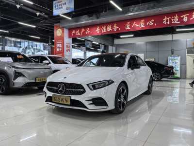 2019年8月 奔馳 奔馳A級 A 220 L 4MATIC 運(yùn)動(dòng)轎車圖片