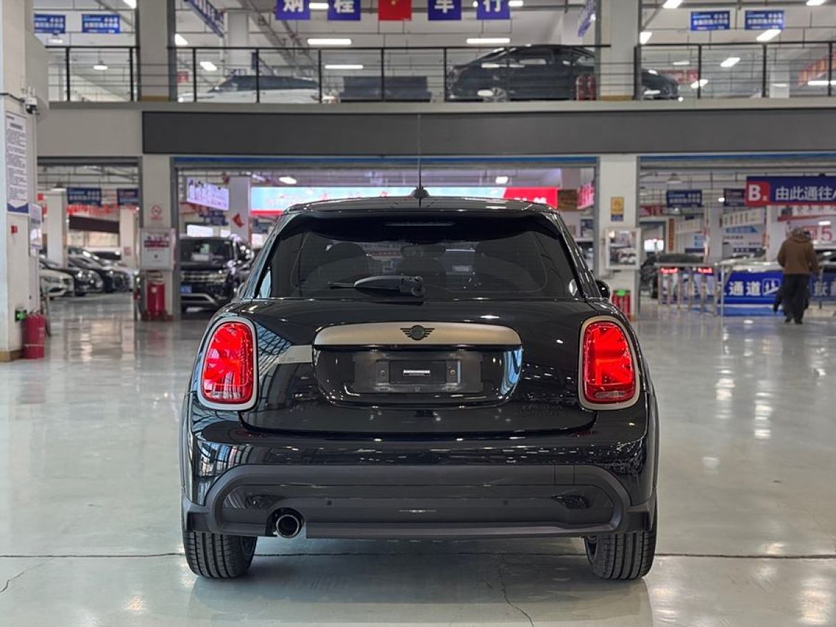 MINI MINI  2023款 1.5T COOPER 國王十字特別版 五門版圖片