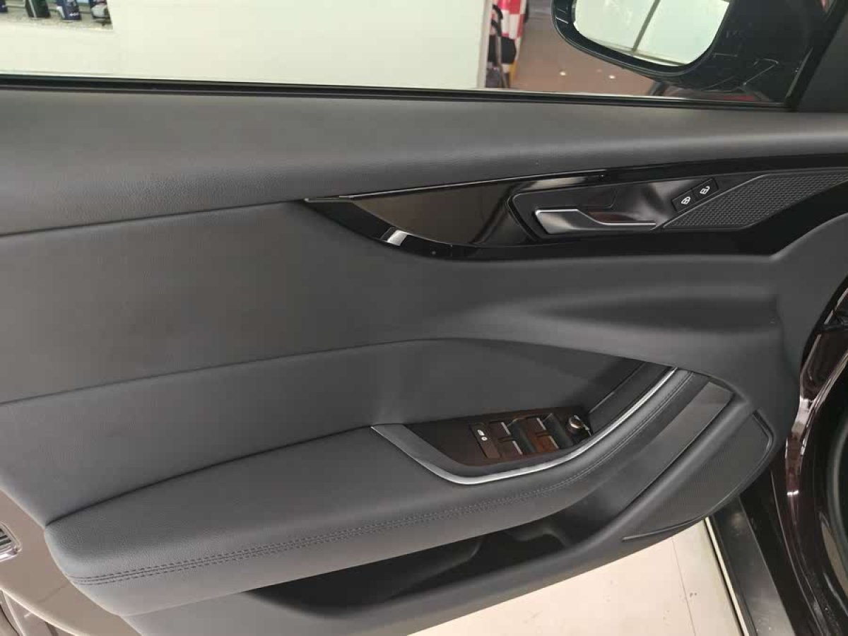捷豹 XEL  2021款 2.0T 250PS S進(jìn)取優(yōu)雅版圖片