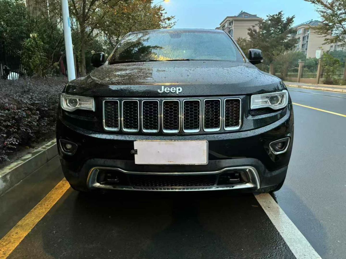 Jeep 大切諾基  2016款 3.0L 精英導(dǎo)航版圖片