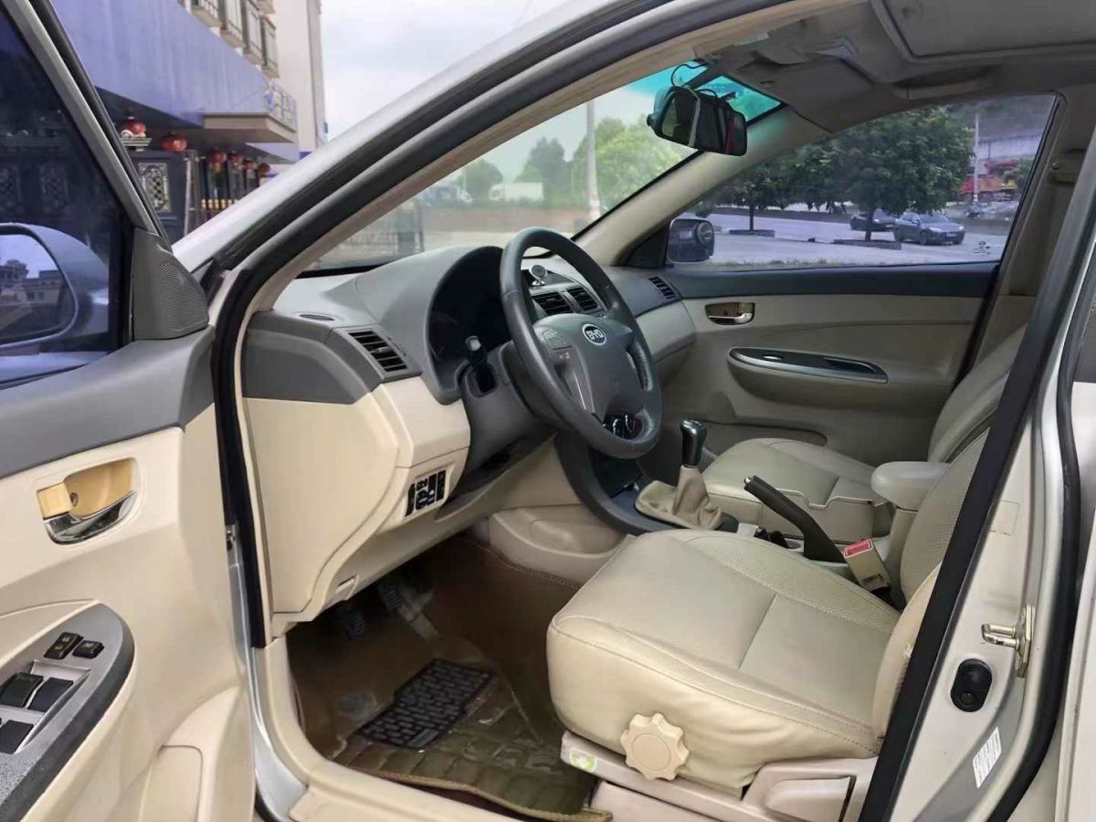 比亞迪 L3  2012款 1.5L 手動尊貴型圖片