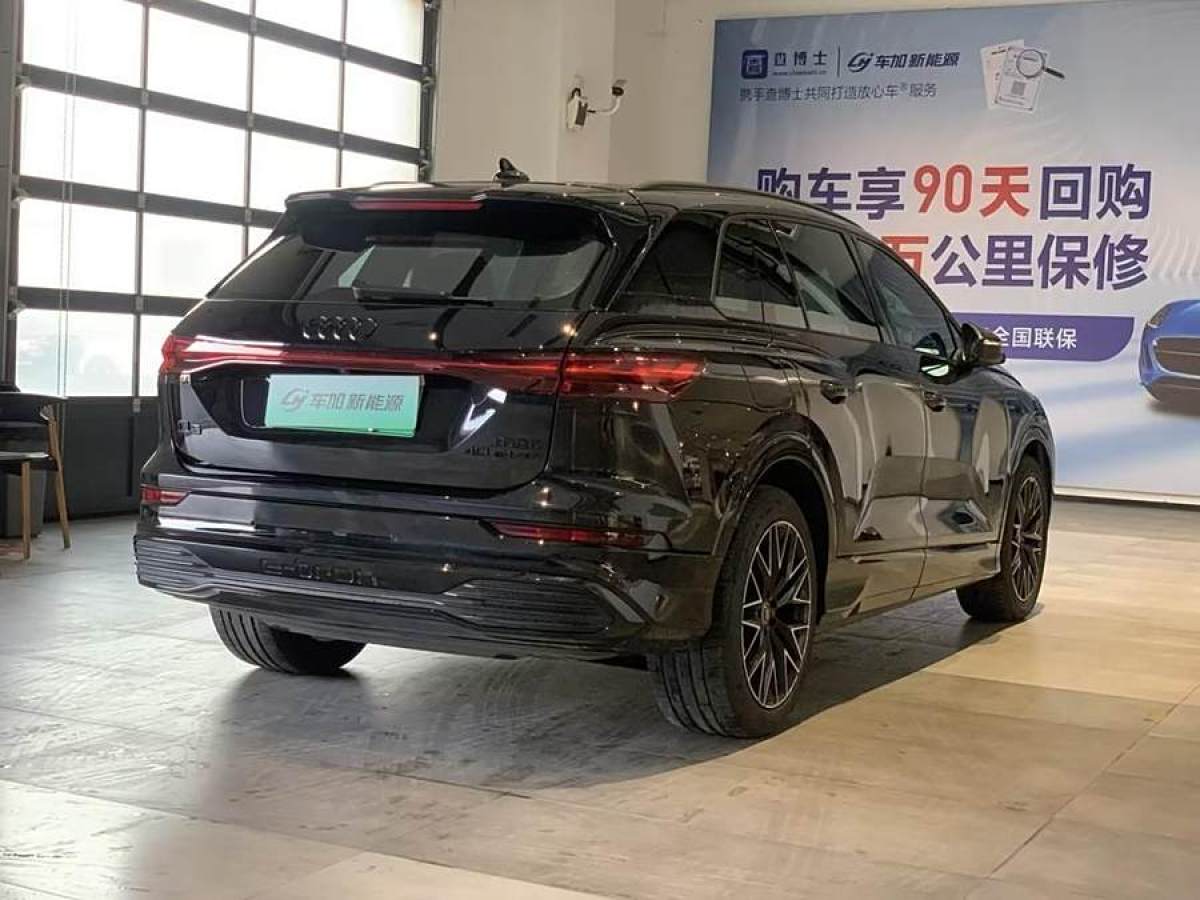 奧迪 奧迪Q5 e-tron  2023款 40 e-tron 星耀型 機(jī)甲套裝圖片