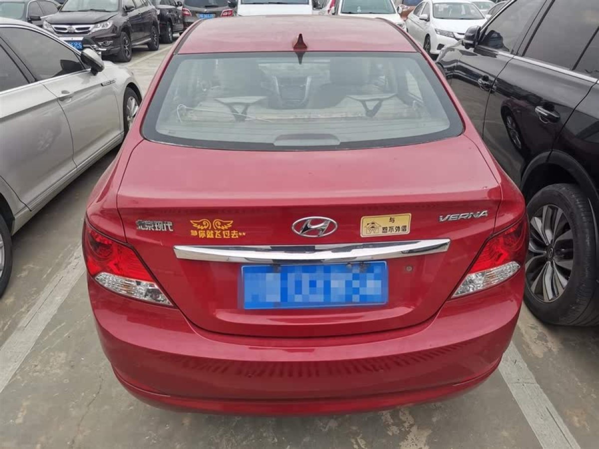 現(xiàn)代 瑞納  2010款 三廂 1.4L 手動舒適型GS圖片