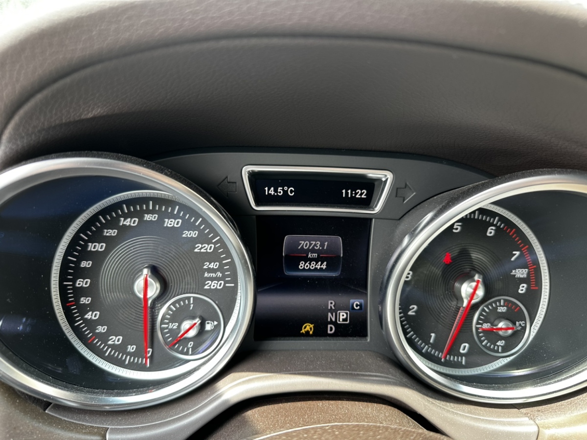 2018年4月奔驰 奔驰GLE  2018款 GLE 320 4MATIC 动感型臻藏版