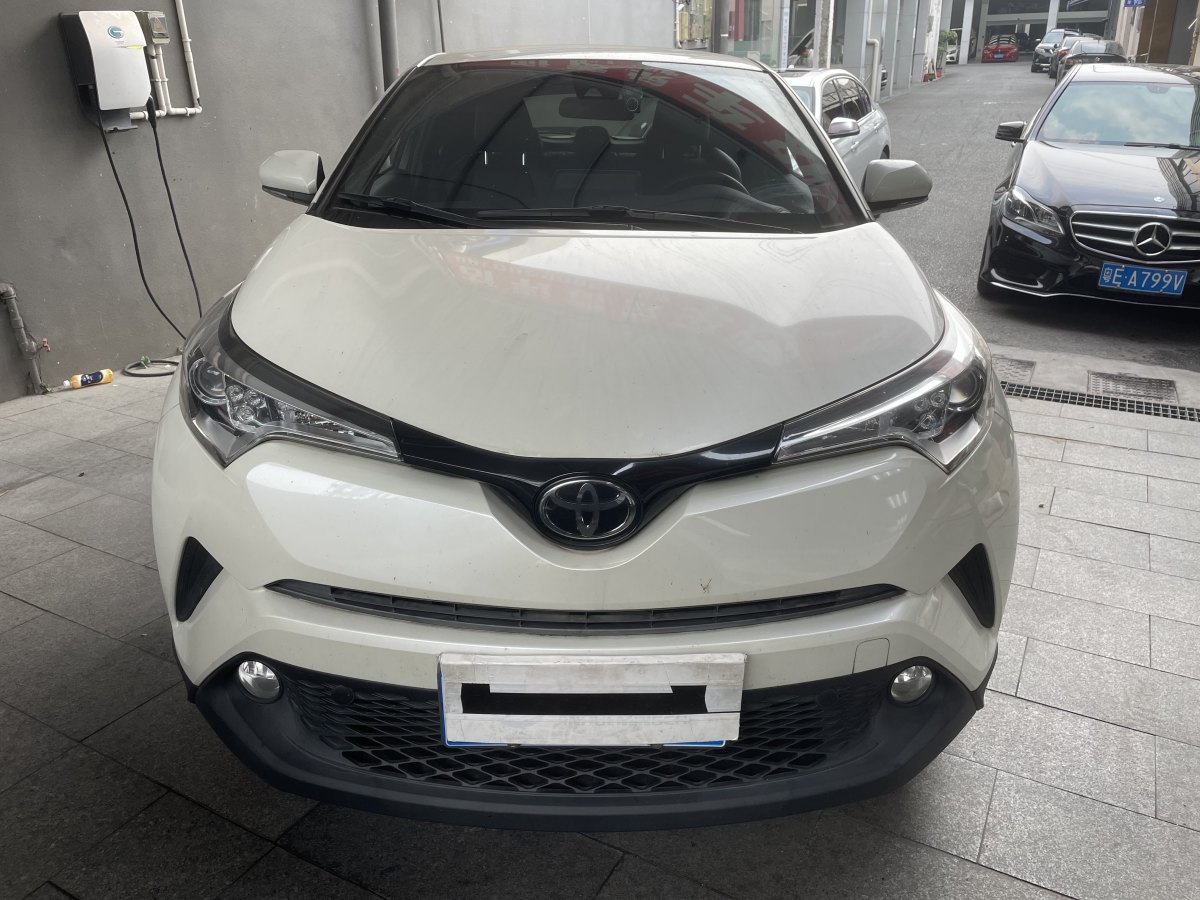 豐田 C-HR  2018款 2.0L 領(lǐng)先版 國VI圖片