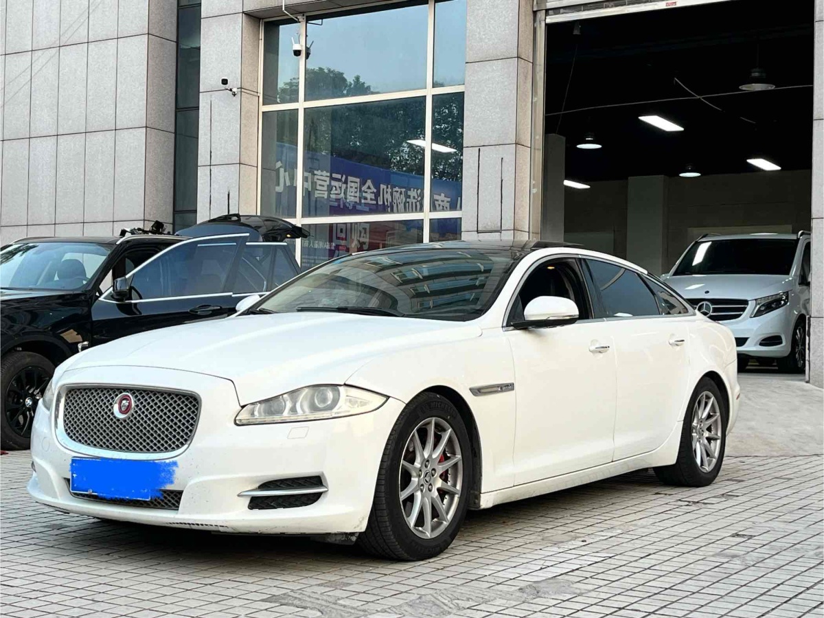 捷豹 XJ  2013款 XJL 2.0T 典雅商務(wù)版圖片