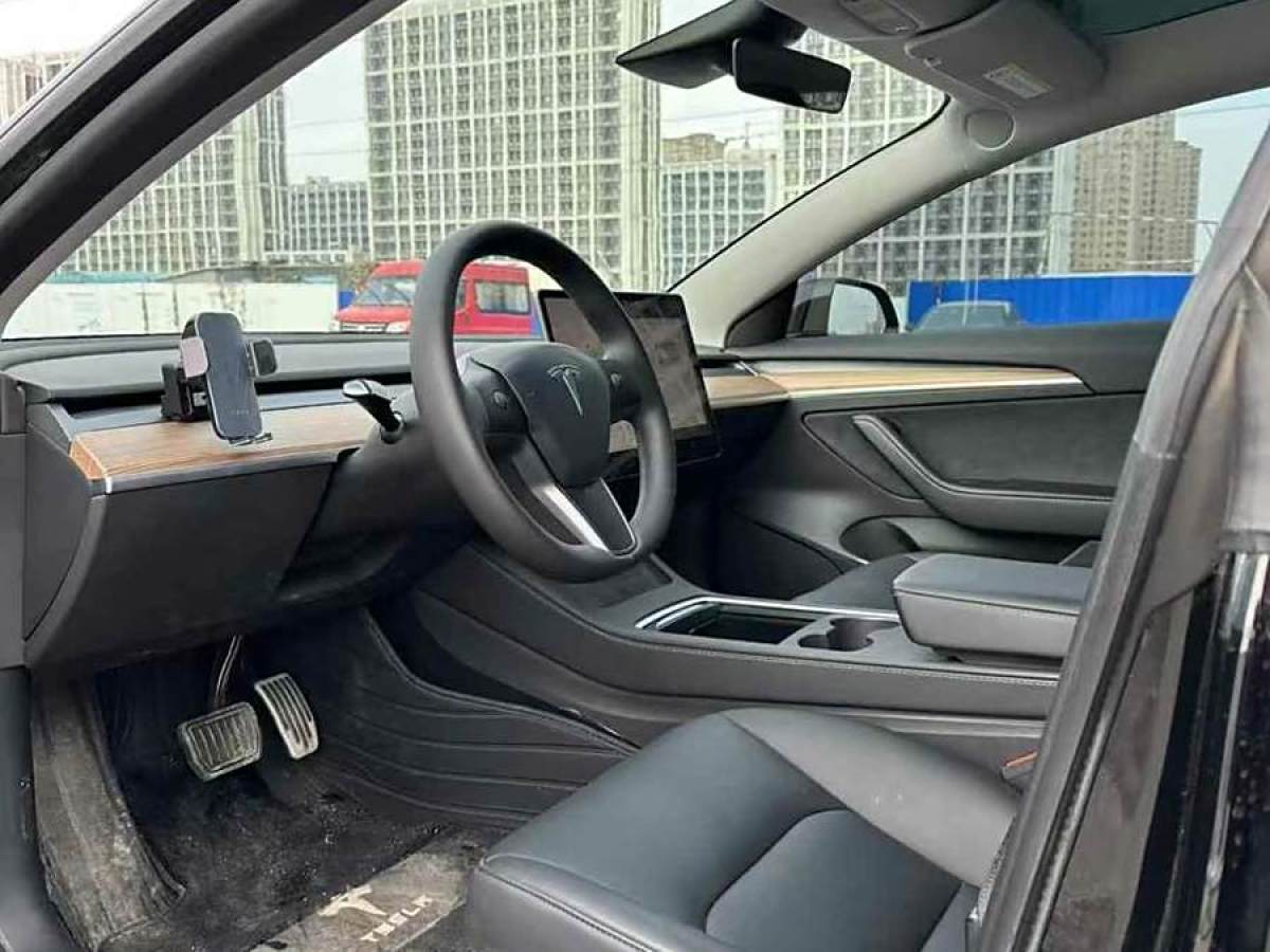 特斯拉 Model Y  2022款 改款 后輪驅(qū)動版圖片