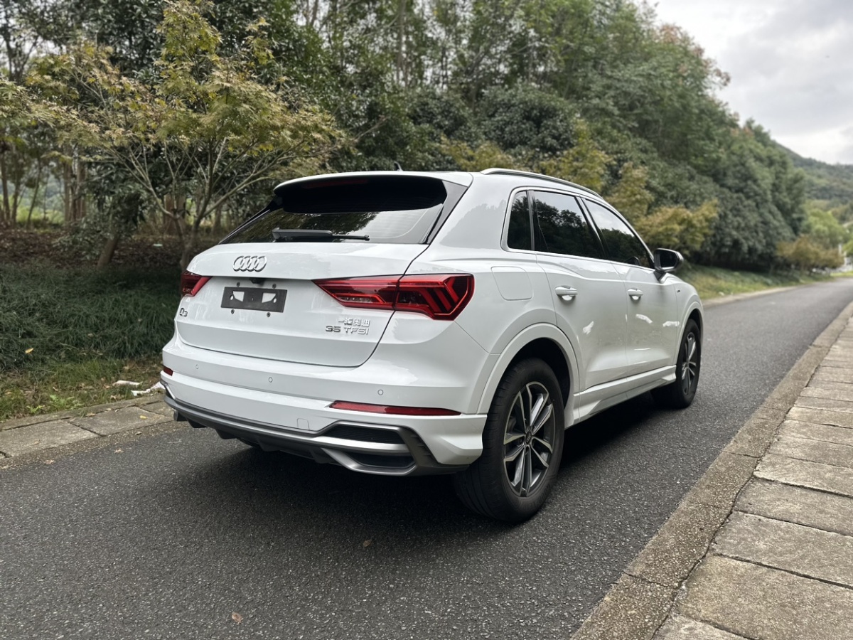 奧迪 奧迪Q3  2022款 35 TFSI 進(jìn)取動感型圖片