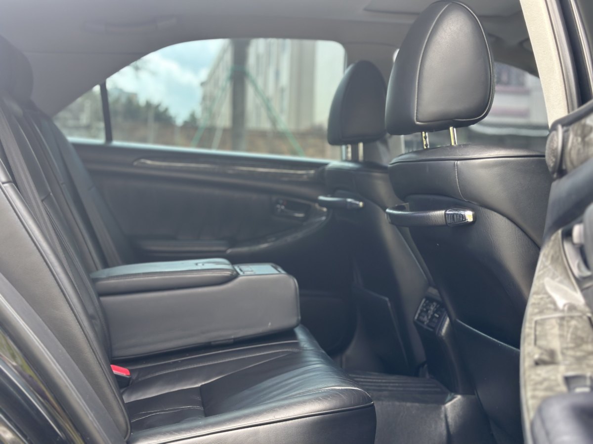 2005年4月豐田 皇冠  2005款 3.0L Royal Saloon