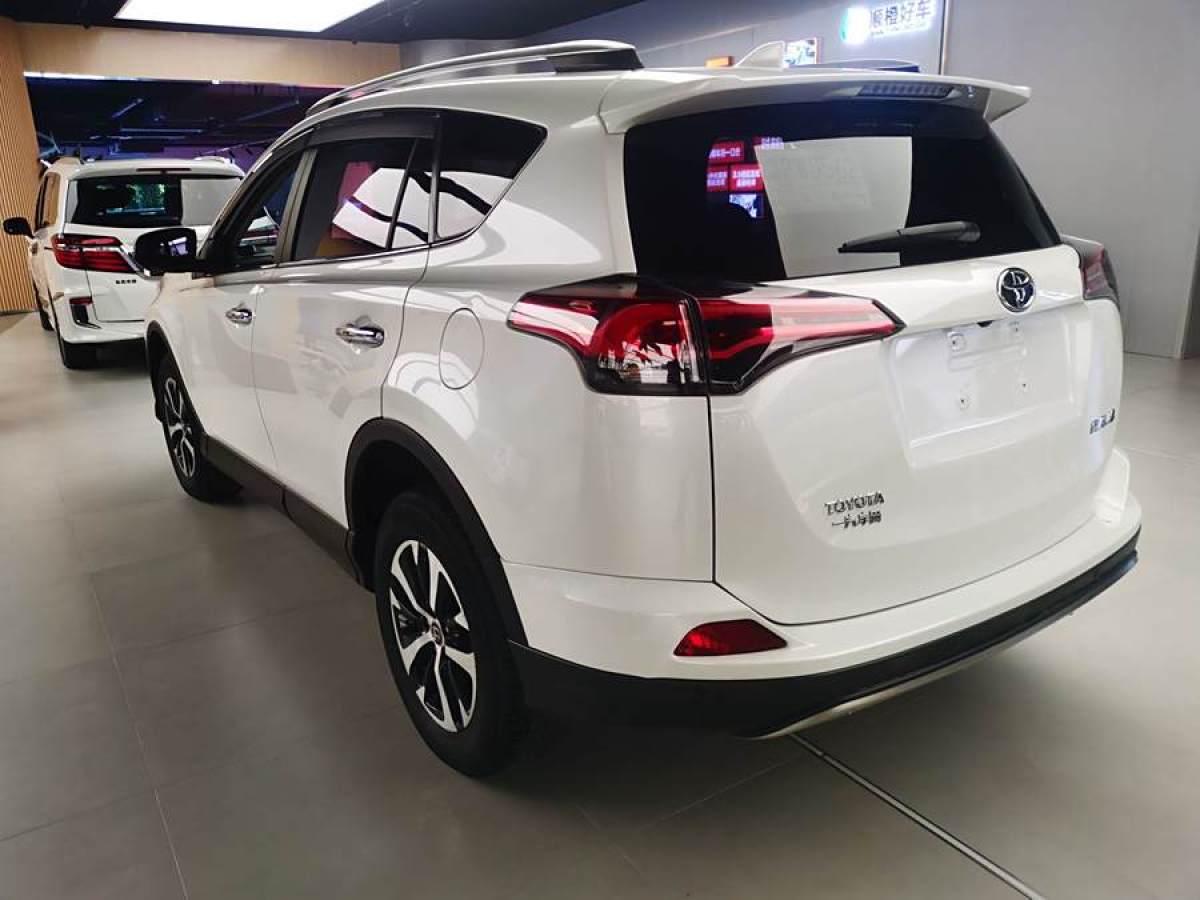 豐田 RAV4榮放  2019款  2.0L CVT兩驅(qū)風(fēng)尚版 國VI圖片