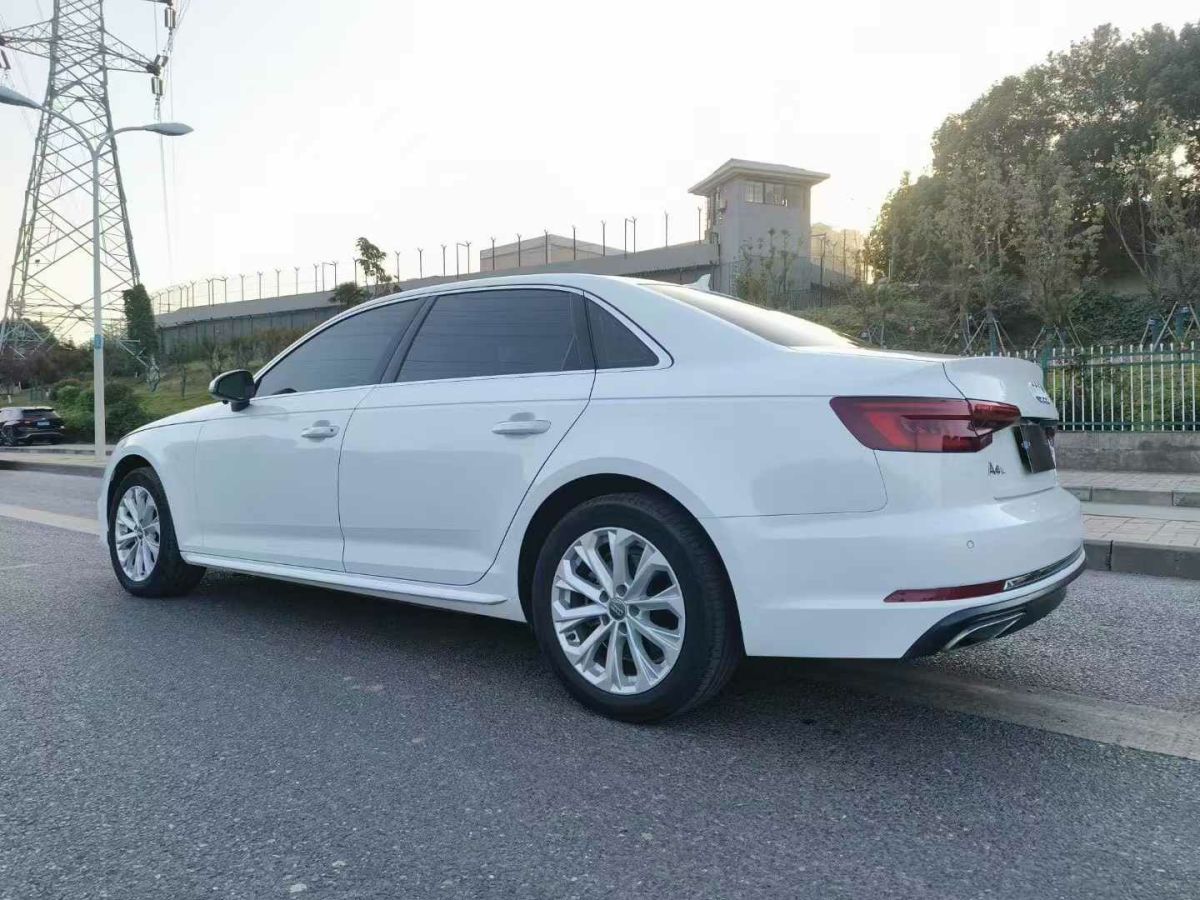 奧迪 奧迪A4L  2019款 35 TFSI 進(jìn)取型 國V圖片