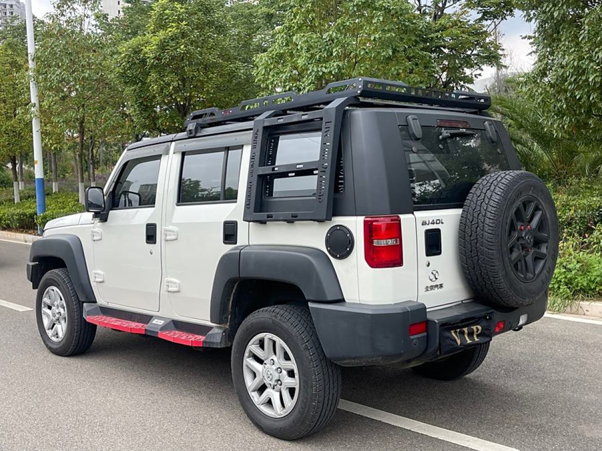 北京 BJ40  2016款 40L 2.0T 手動四驅(qū)尊貴版圖片