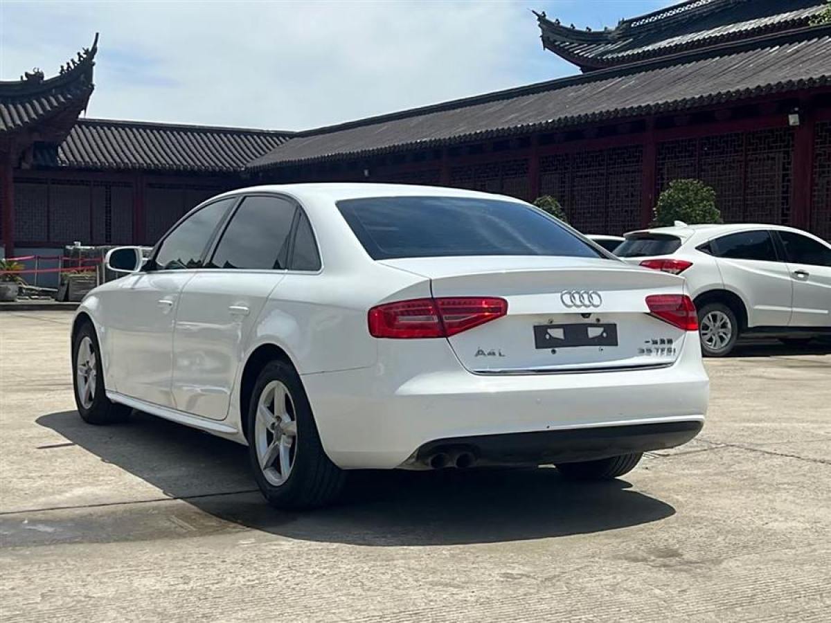 奧迪 奧迪A4L  2013款 35 TFSI 自動(dòng)標(biāo)準(zhǔn)型圖片