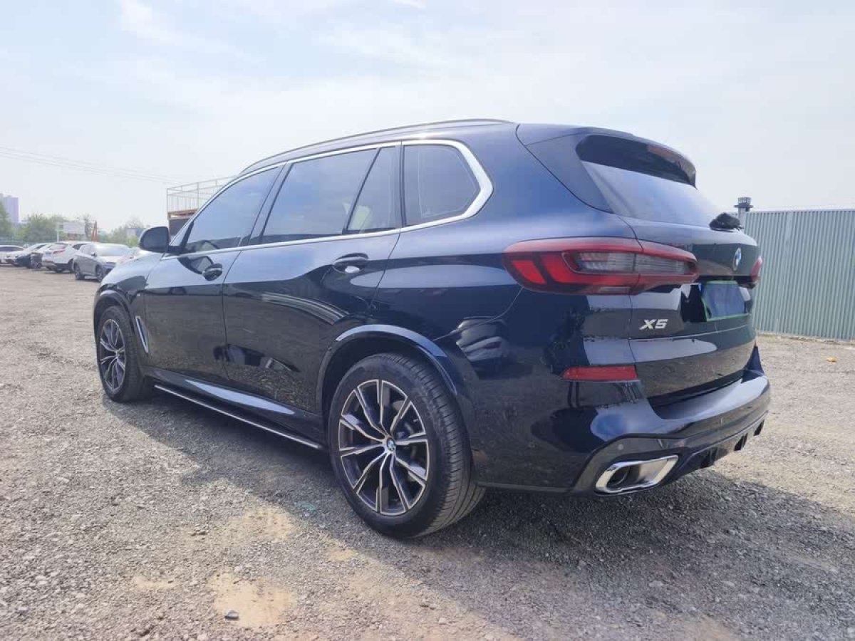 寶馬 寶馬X5  2022款 改款 xDrive 30Li M運(yùn)動套裝圖片
